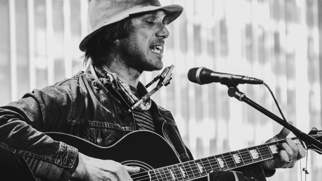 Les amis de Todd Snider se souviennent du chanteur et compositeur avec des anecdotes émouvantes