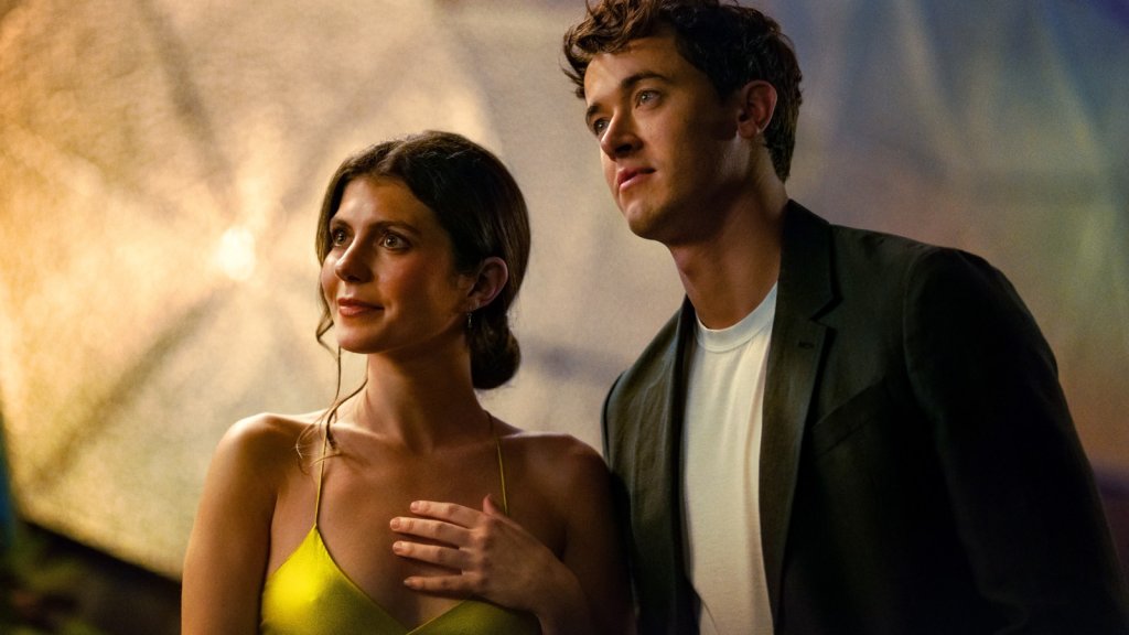 La bande-annonce dévoile l’histoire d’amour estivale entre Alex et Poppy