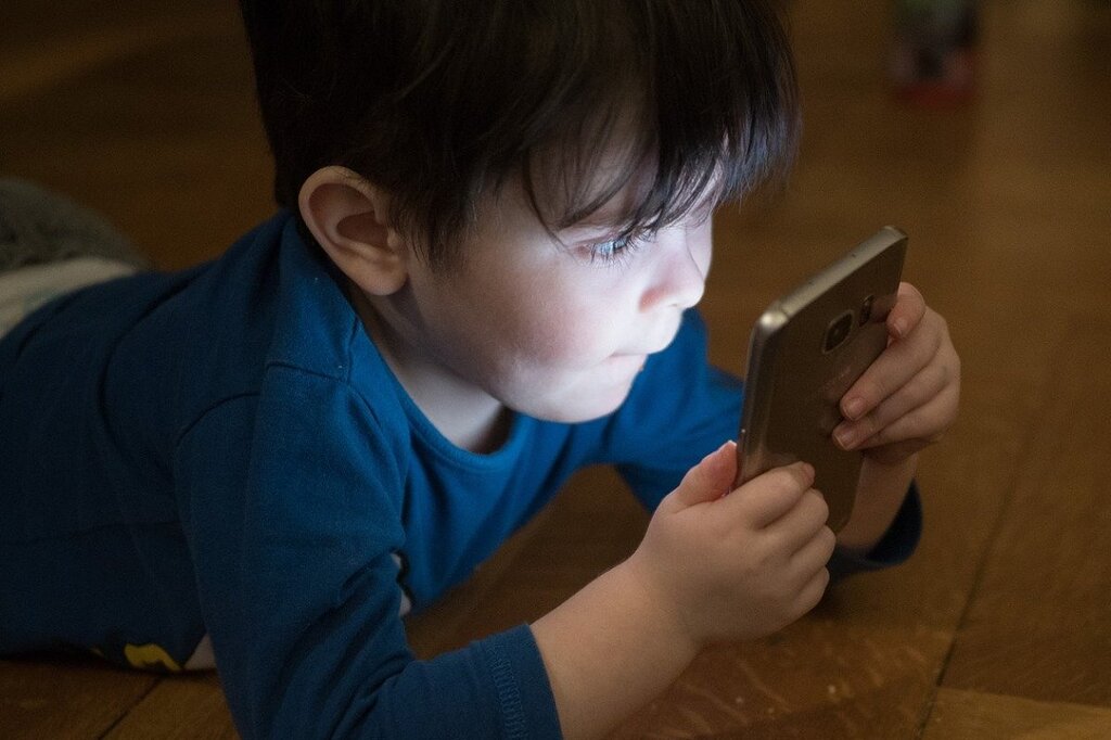 L’usage des smartphones chez les préadolescents : impact sur dépression, obésité et sommeil