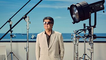 Le réalisateur iranien Jafar Panahi, condamné à un an de prison, a assisté aux Gotham Awards à New York