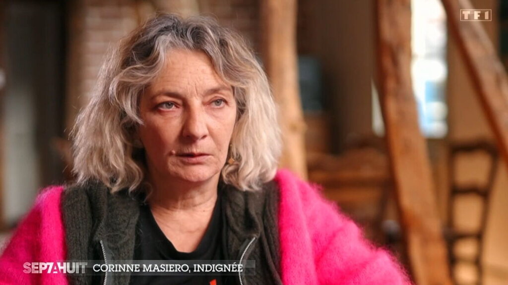 Corinne Masiero : une jeunesse difficile marquée par la vie dans la rue