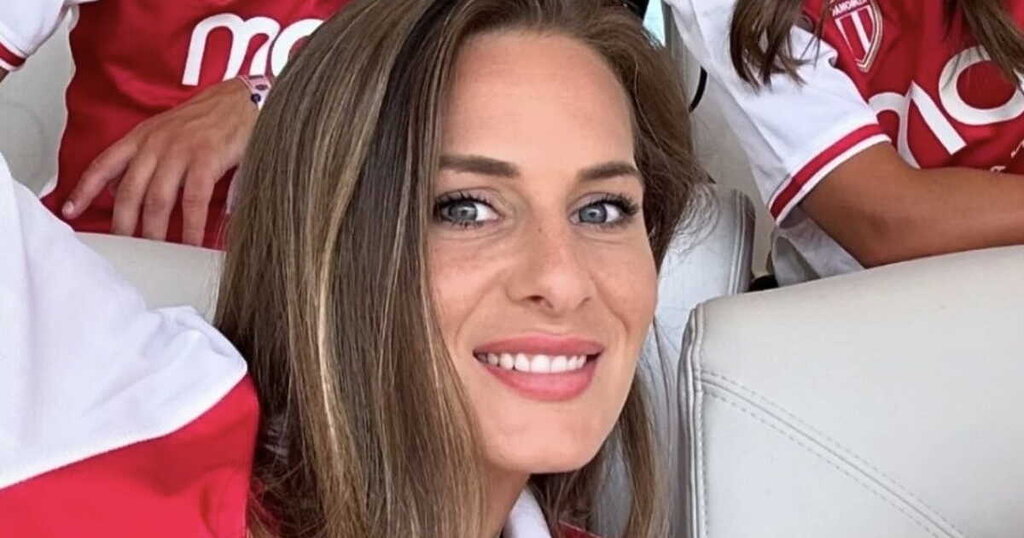 Camille Santoro en couple : ses photos suggèrent qu’elle rayonne d’amour et de bonheur
