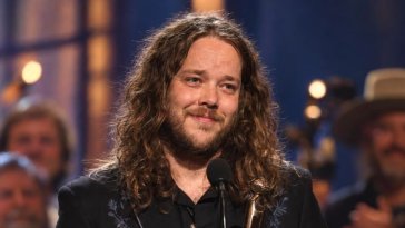 2026 Bluegrass Music Awards : Billy Strings remporte le prix d’artiste de l’année