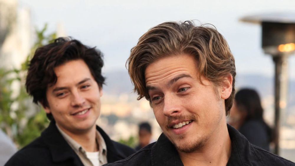 Dylan Sprouse poste une » preuve » absurde sur lui et Cole : sa réponse amuse Dylan Sprouse poste une » preuve » absurde sur lui et Cole : sa réponse amuse