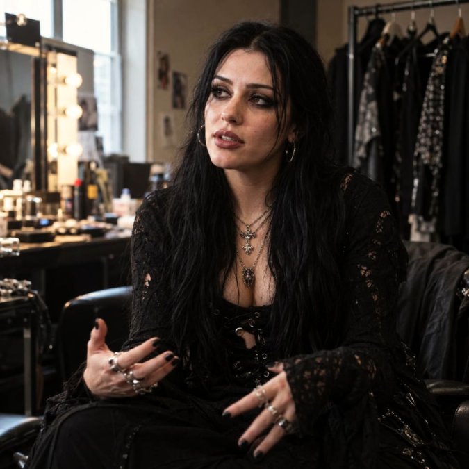 La » goth baddie » de Drake raconte l’histoire inattendue derrière son look gothique signature La » goth baddie » de Drake raconte l’histoire inattendue derrière son look gothique signature