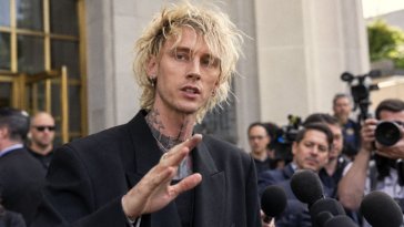 Machine Gun Kelly dément une publication virale lui prêtant des regrets après Megan Fox