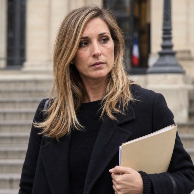 Marie Portolano épuisée par sa bataille judiciaire contre Pierre Ménès : » Ça me dépasse « Marie Portolano épuisée par sa bataille judiciaire contre Pierre Ménès : » Ça me dépasse «