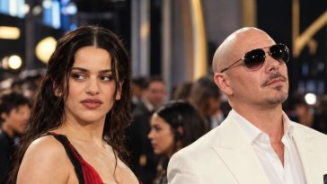 Rosalía a montré des signes de » tension » pendant que Pitbull semblait dans la lune aux Billboard Latin Music Awards