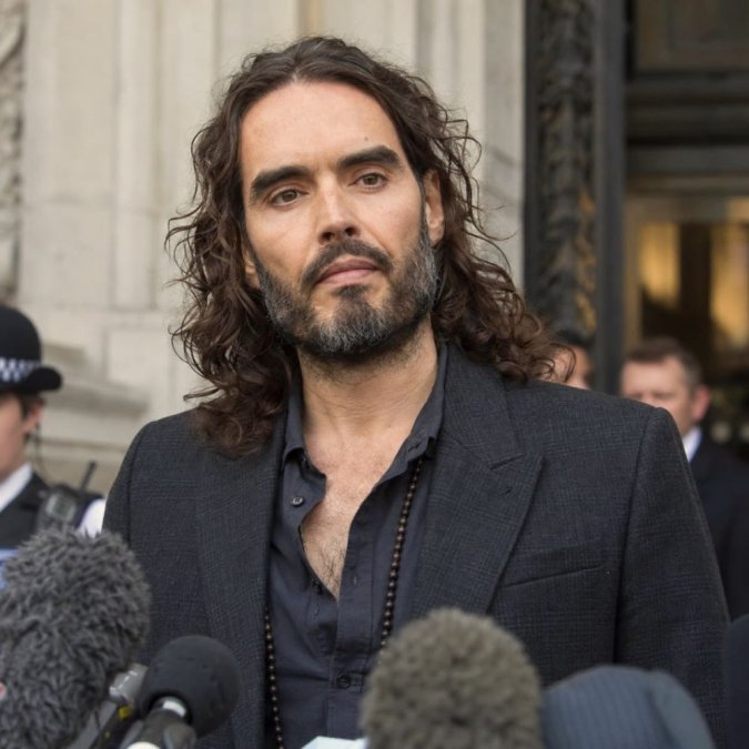 Russell Brand : le récit insoutenable de l’une de ses accusatrices de viol Russell Brand : le récit insoutenable de l’une de ses accusatrices de viol