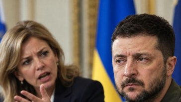 Volodymyr Zelensky est attaqué par son ex-conseillère